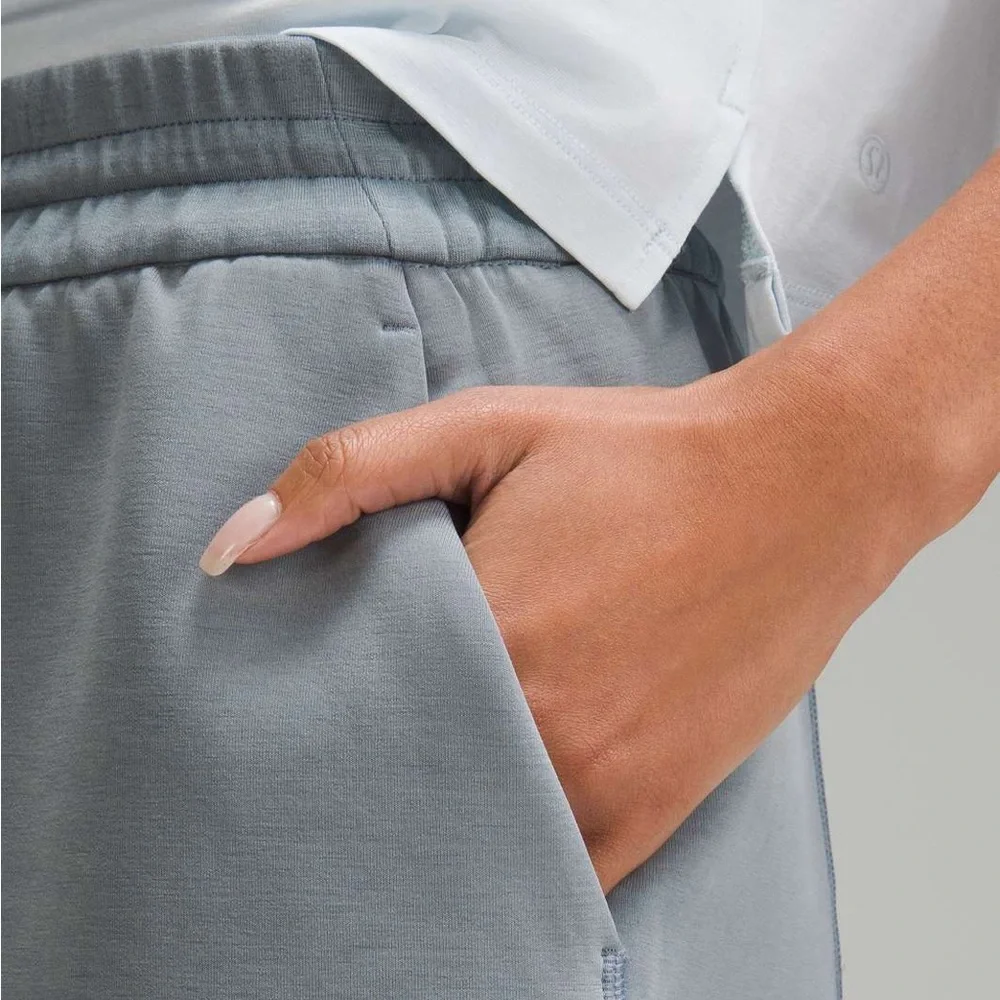 Lululemon Softstreme High-Rise Short 4” in Belgian Blue‎